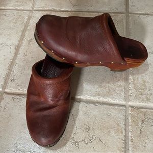 Frye leather clogs